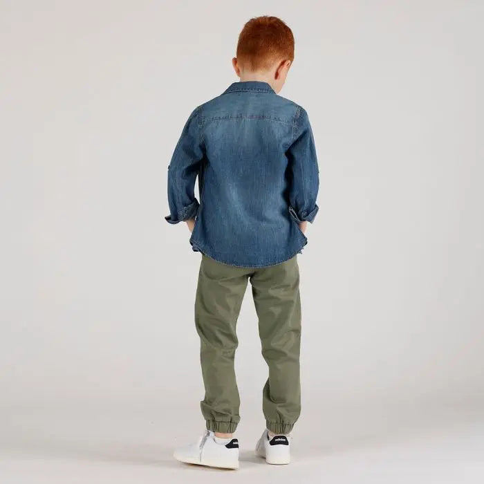 Pantalone in gabardina leggera con tasconi bambino