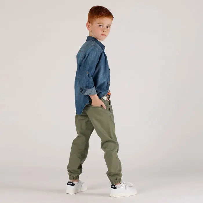 Pantalone in gabardina leggera con tasconi bambino